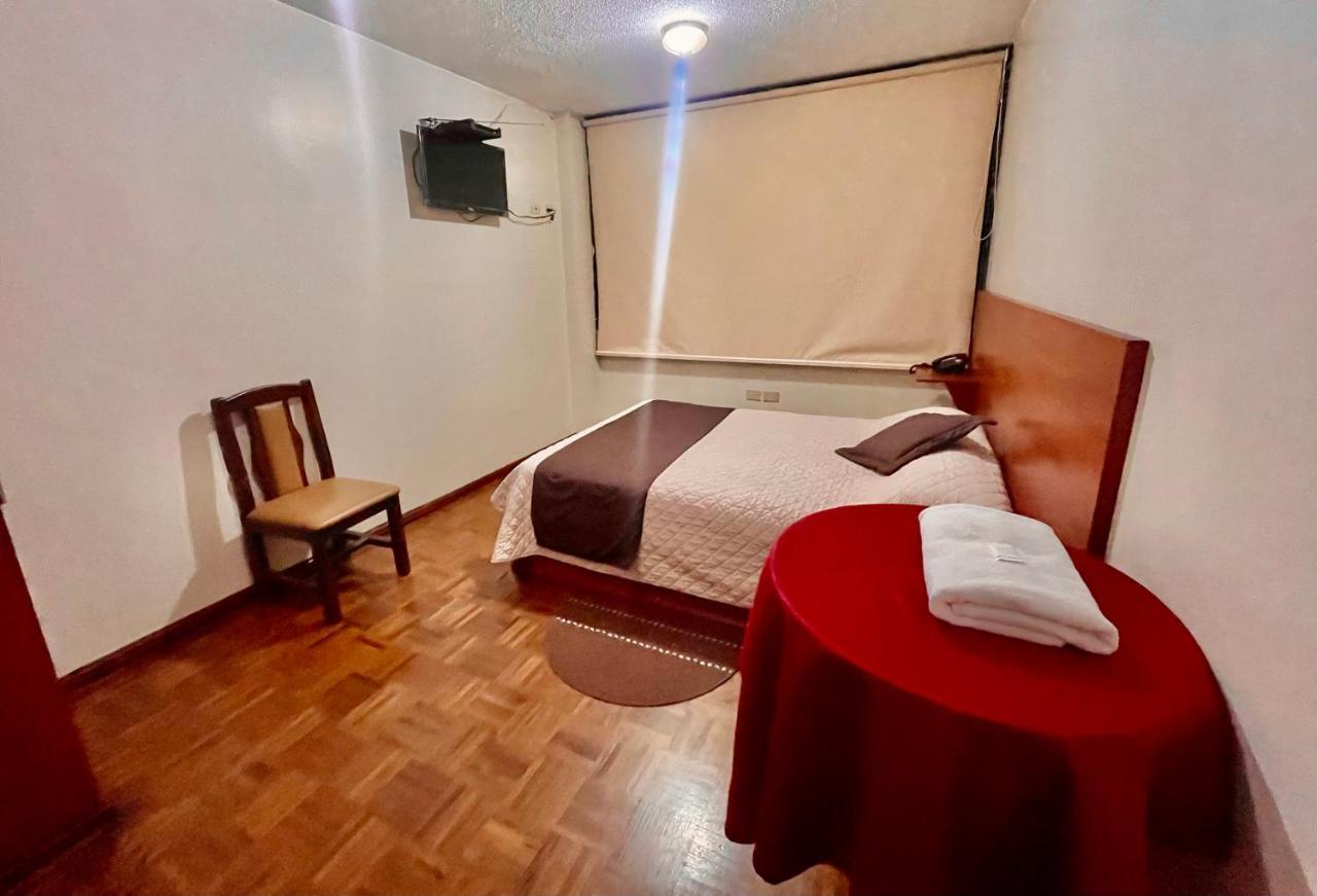 Hotel Bacastell 基多 外观 照片