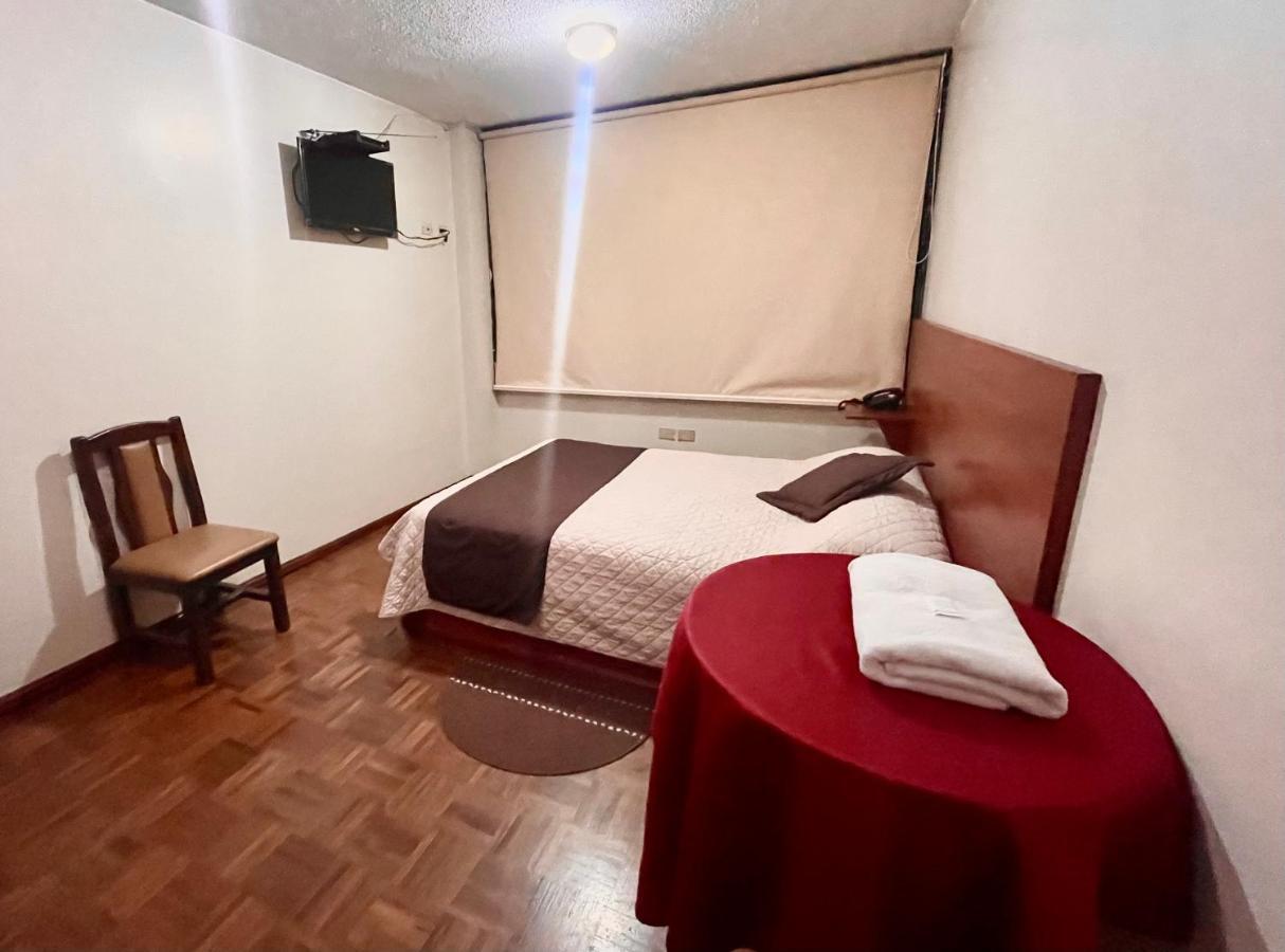 Hotel Bacastell 基多 外观 照片