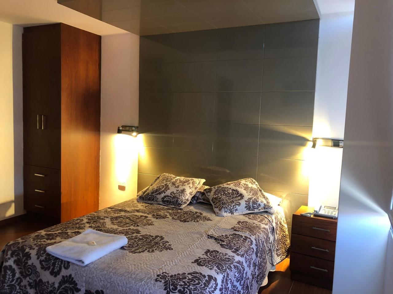 Hotel Bacastell 基多 外观 照片